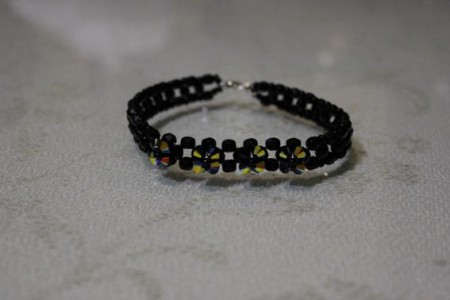 Pulsera negra tornasol